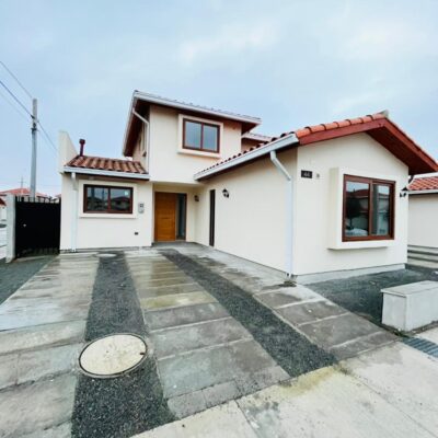 Amplia casa en Condominio Almeria