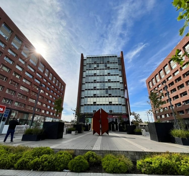 b_c352u957co4feb97